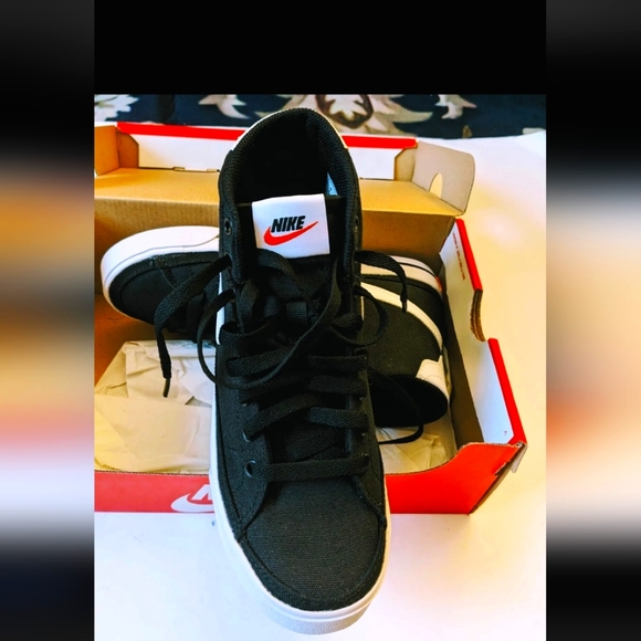 Size 7 - Nike Court Legacy Canvas Mid Black - DD0161-001 - Picture 3 of 6